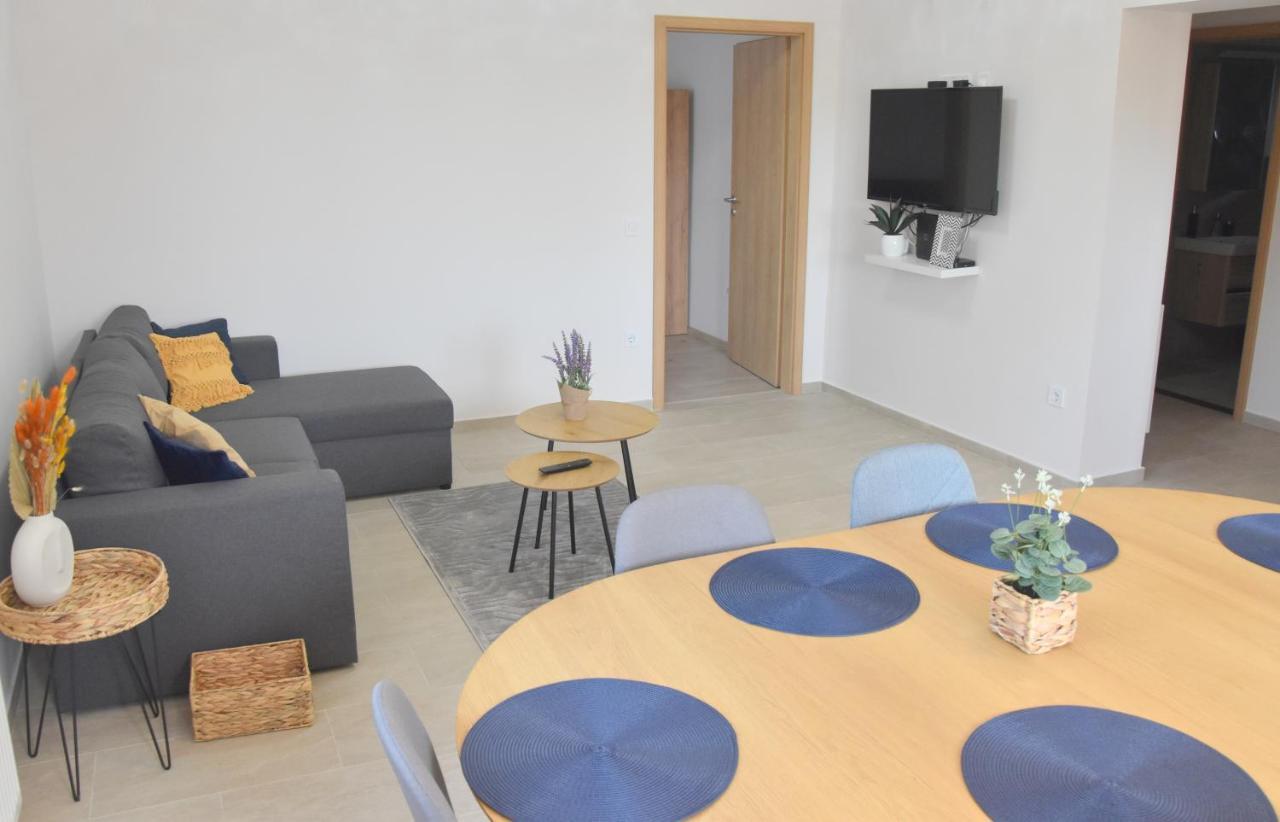 Apartment Voeroesko Apartmanhaz Balatonalmadi